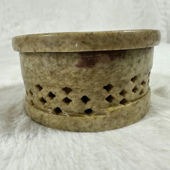 Vintage soapstone Trinket Jewelry Ring Box Basket Weave sides Flower MOP Inlay - Picture 4 of 7